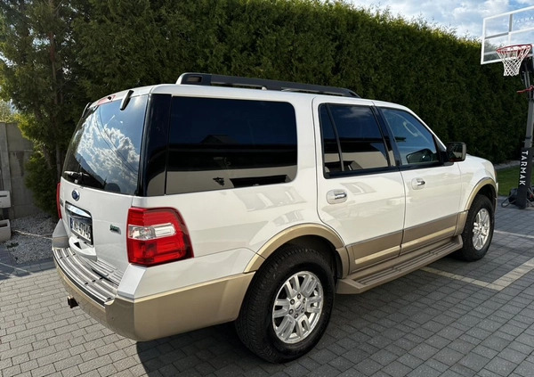 Ford Expedition cena 62500 przebieg: 340815, rok produkcji 2011 z Człuchów małe 232